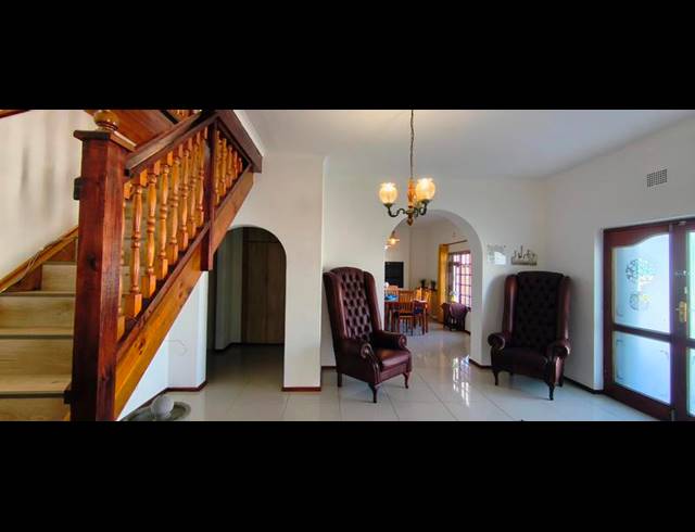 7 BEDROOM HOUSE FOR SALE IN WILDERNESS CENTRAL